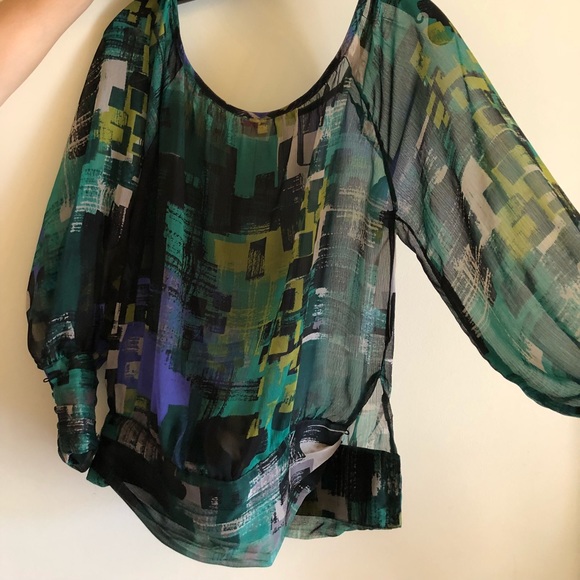 Patterned Top - Picture 3 of 5